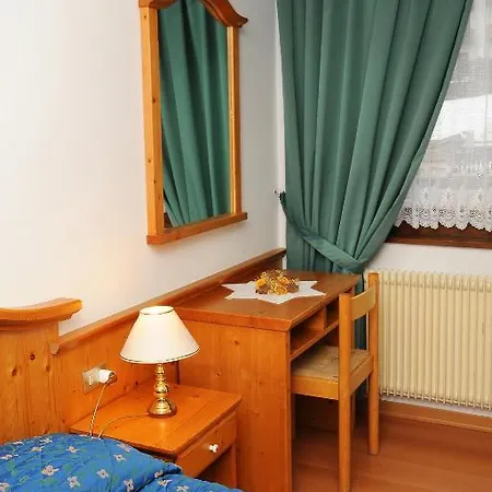Aparthotel Marisol & - Mezzana Centre